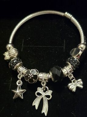 Silver-Tone Black Charm Bow Bracelet